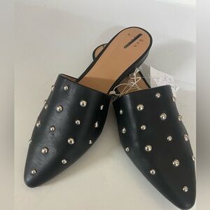 Shoes 8.5 new black metal detail